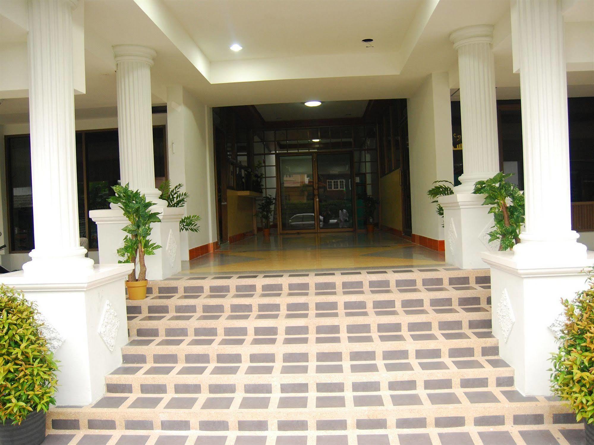 Seri 47 Residence Bangkok Exteriör bild